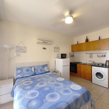 Montehugh Apartment Larnaca Bagian luar foto